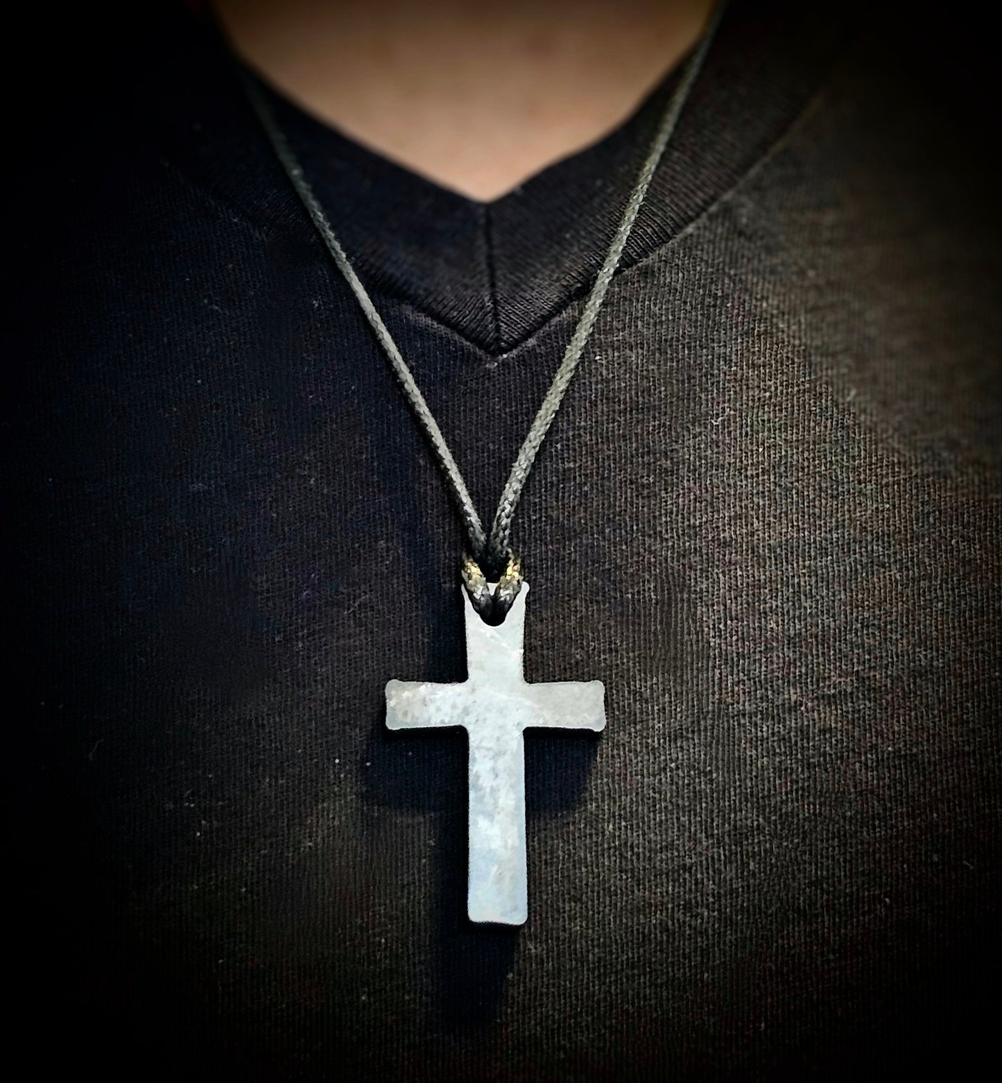 CR390 CROSS PENDANT TYPE 2 SHUNGITE - 3.90 GRAMS