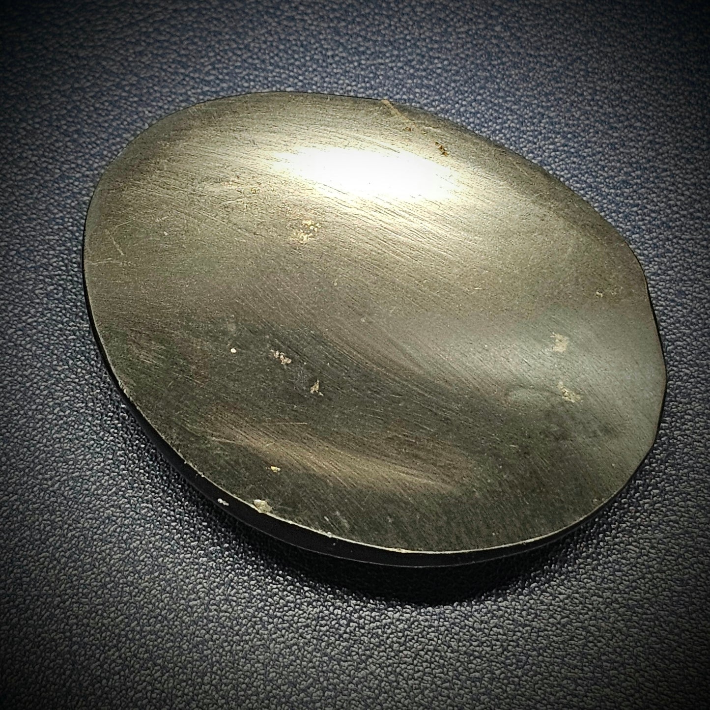SWS2100 Shungite Worry Stone For Meditation - 21g Type 2 Shungite