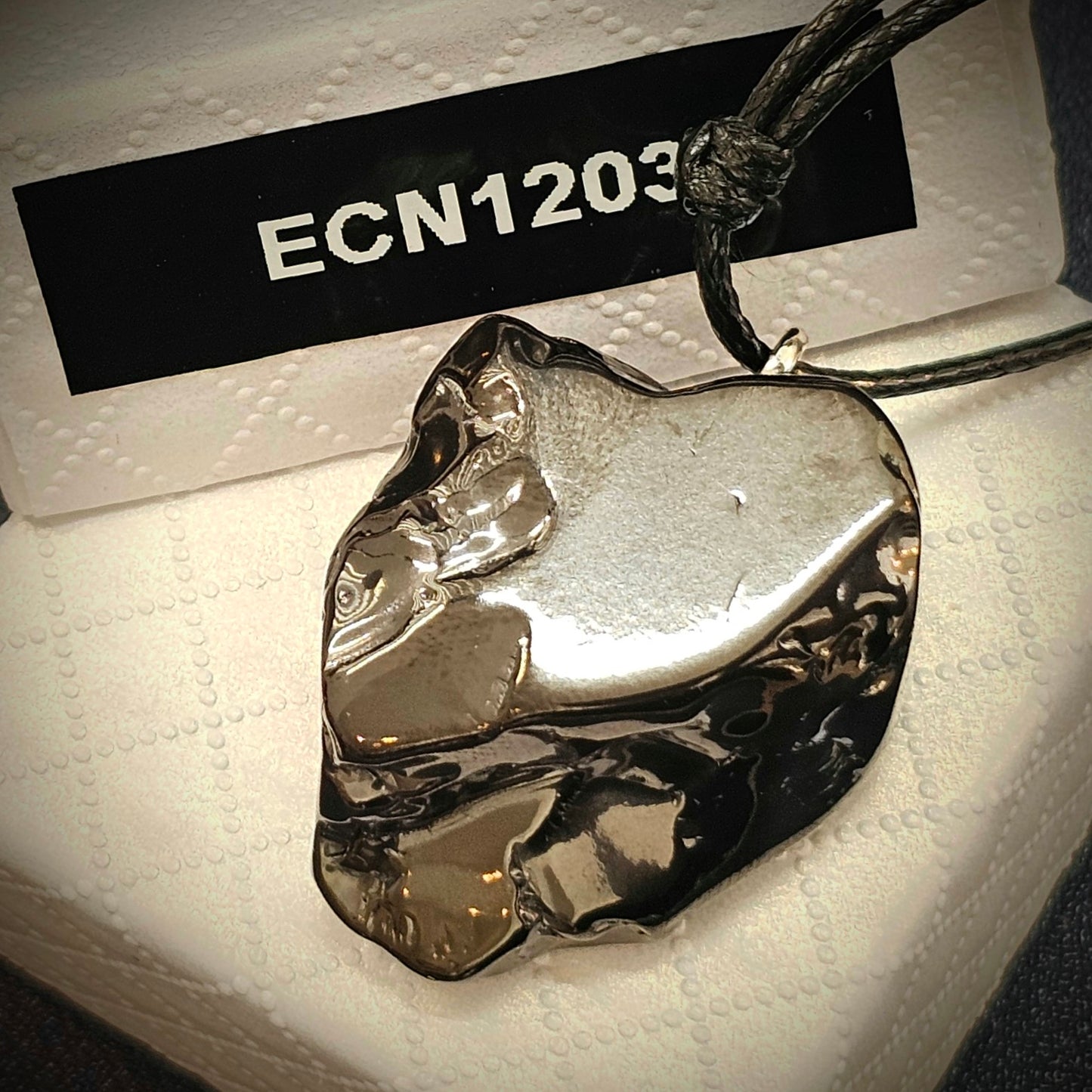 ECN1203 - 12.03g ELITE RAW TYPE 1 SHUNGITE PENDANT NECKLACE