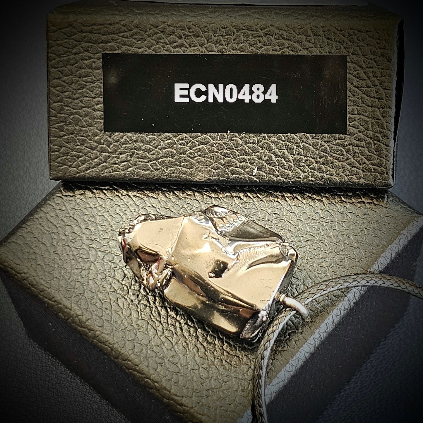 ECN0484-4.84g ELITE TUMBLED TYPE 1 SHUNGITE PENDANT NECKLACE