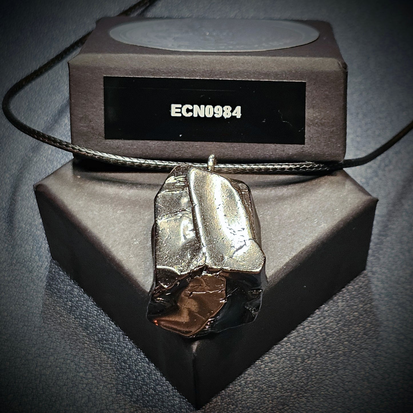 ECN0984 - 9.84g ELITE RAW TYPE 1 SHUNGITE PENDANT NECKLACE