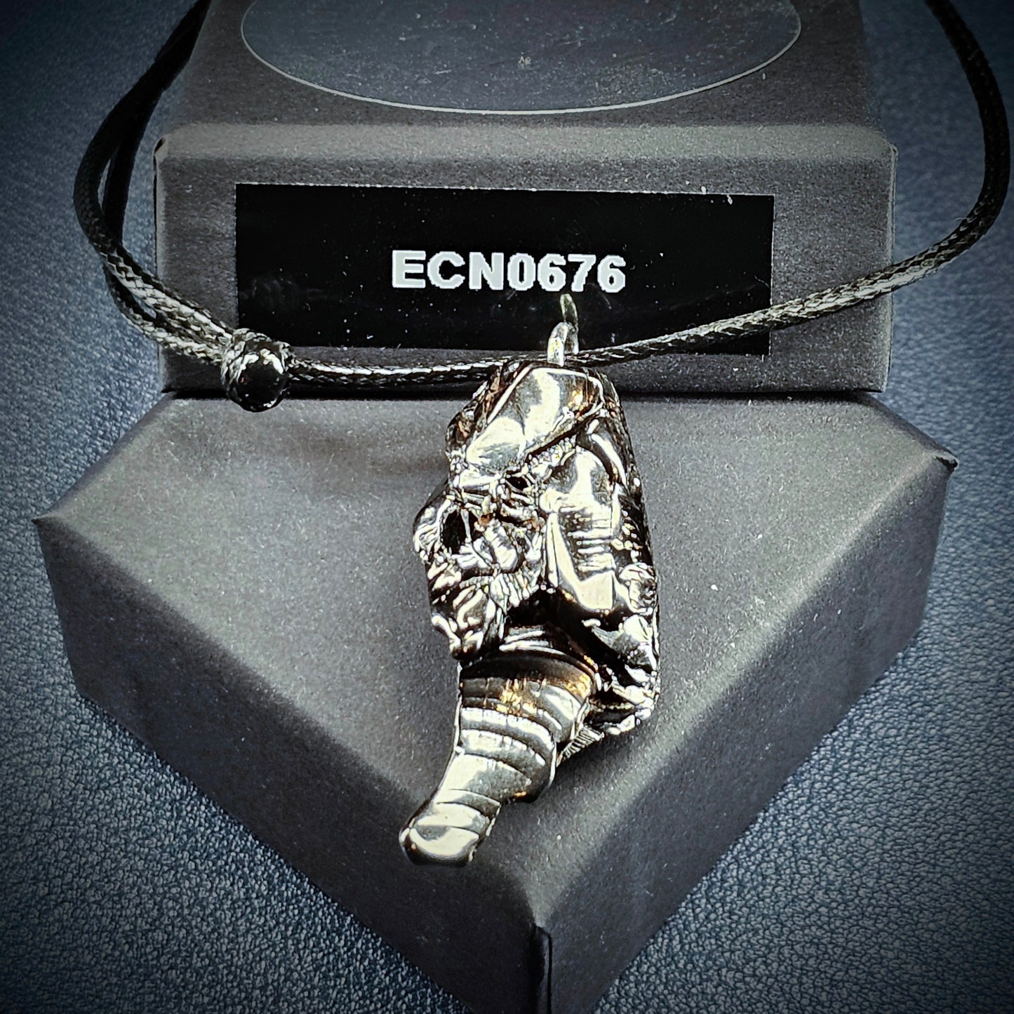 ECN0676-6.76g ELITE RAW TYPE 1 SHUNGITE PENDANT NECKLACE