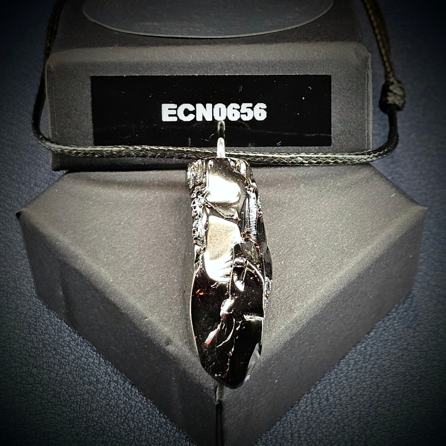 ECN0656-6.56g ELITE RAW TYPE 1 SHUNGITE PENDANT NECKLACE
