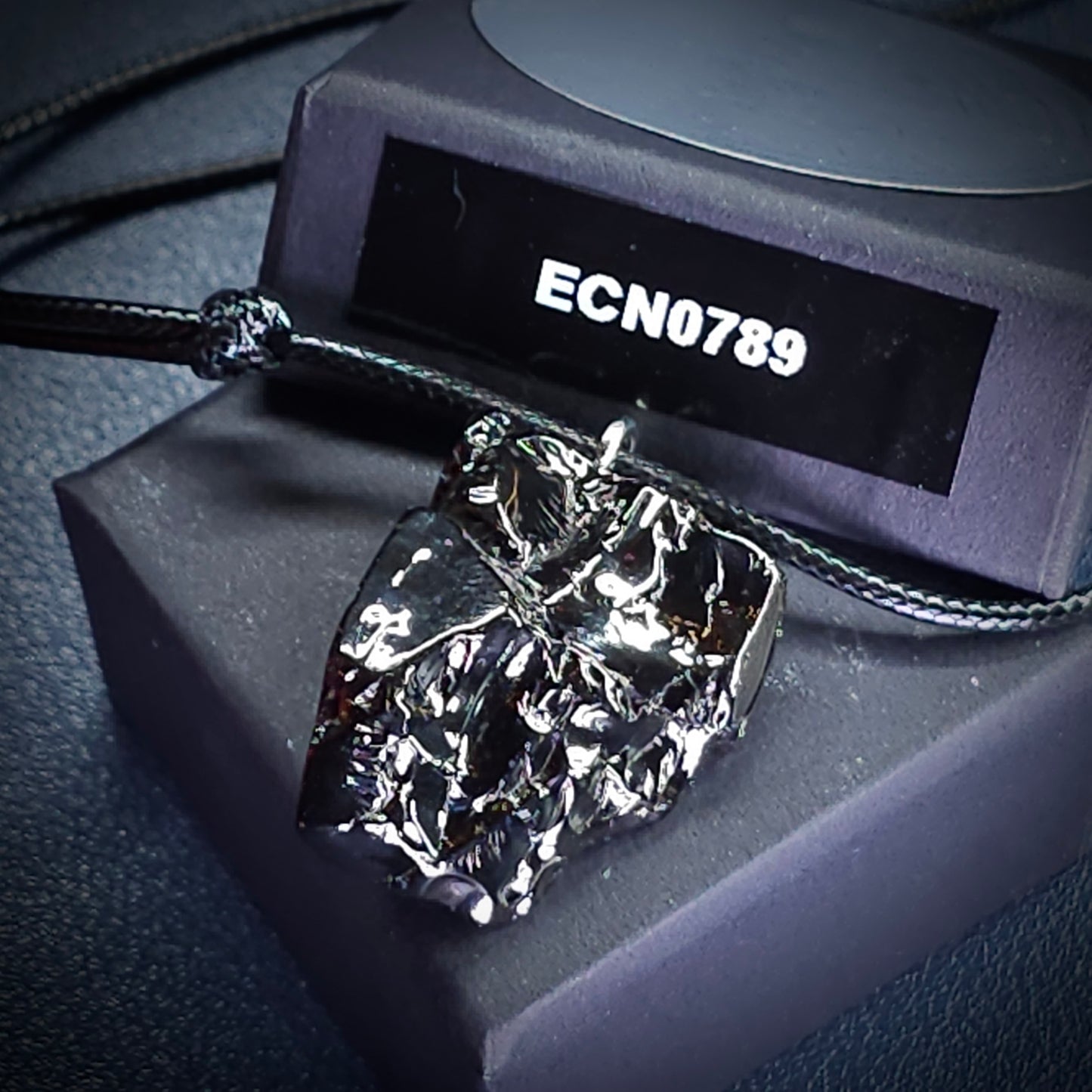 ECN0789-7.89g ELITE RAW TYPE 1 SHUNGITE PENDANT NECKLACE