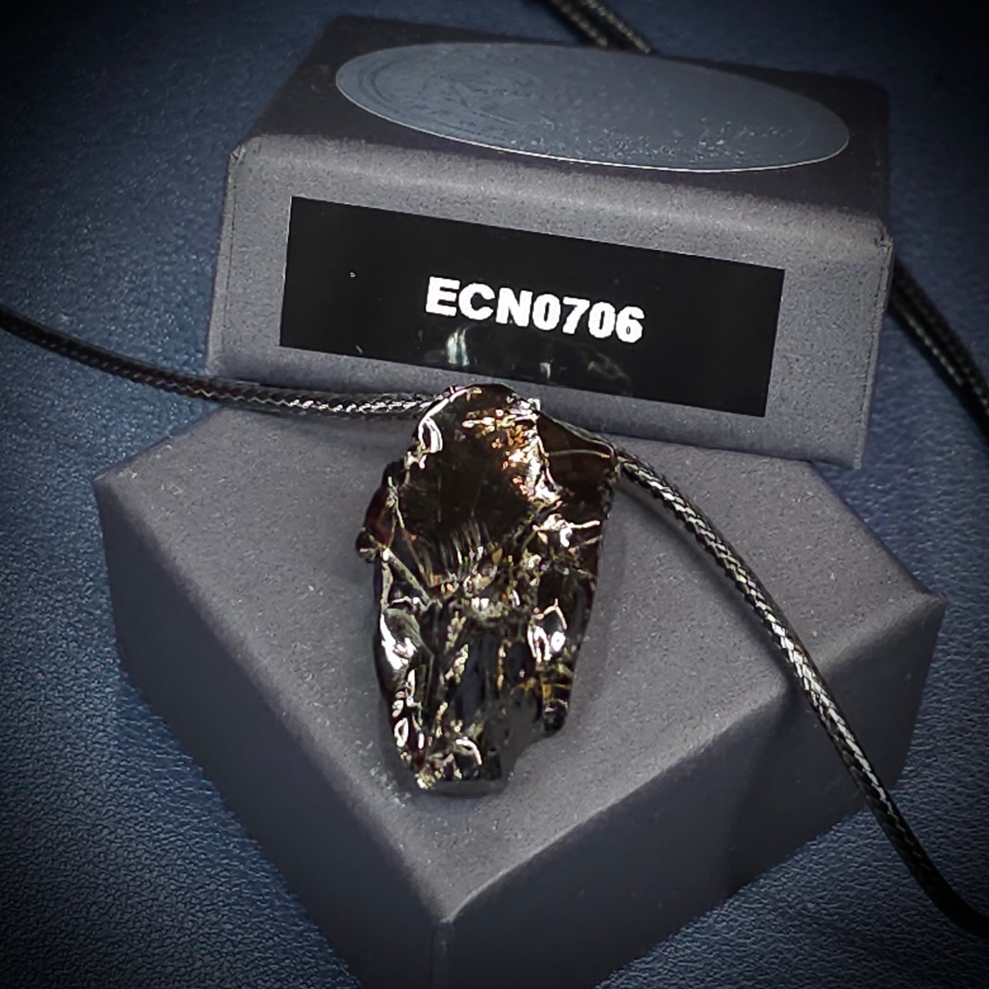 ECN0706-7.04g ELITE RAW TYPE 1 SHUNGITE PENDANT NECKLACE
