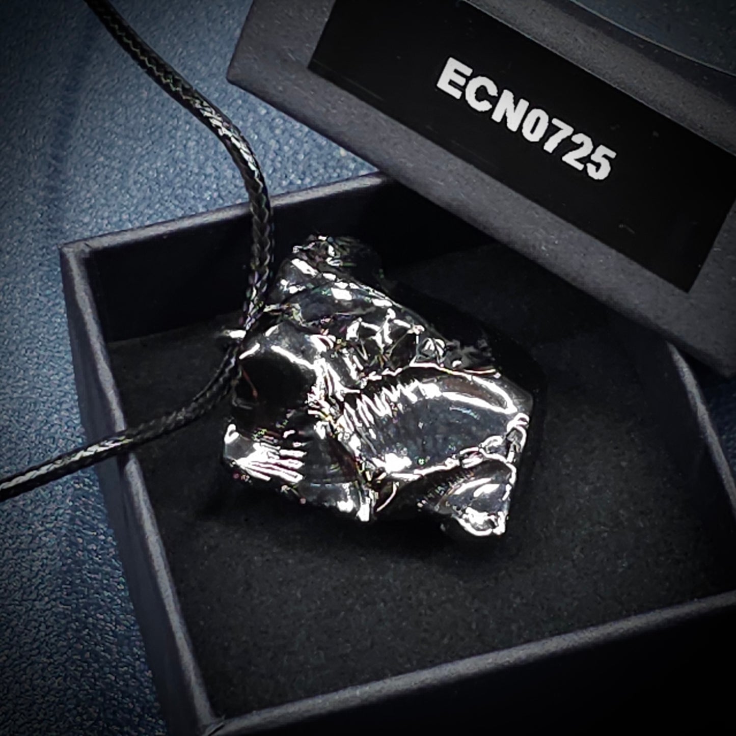 ECN0725 - 7.25g- ELITE RAW TYPE 1 SHUNGITE PENDANT NECKLACE)