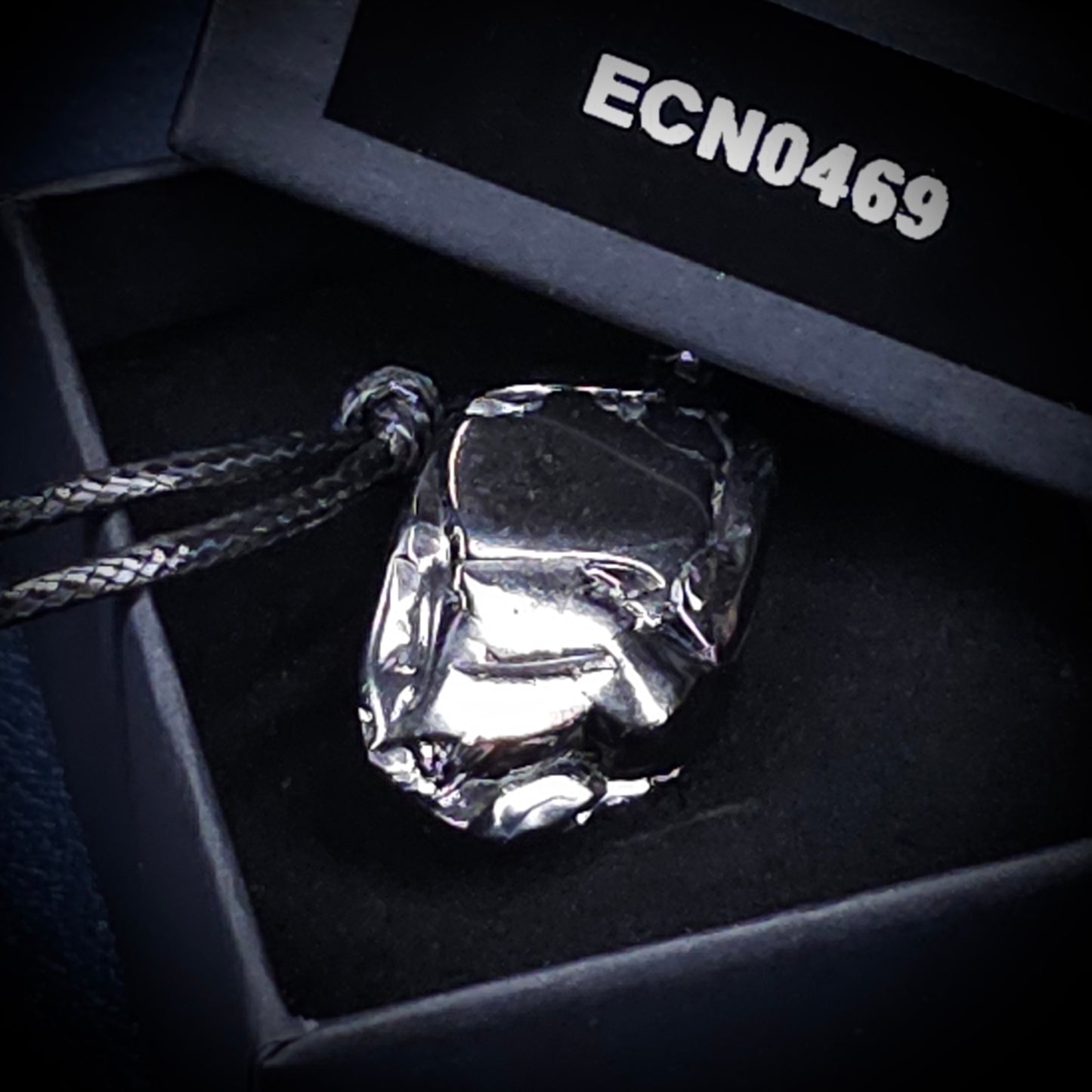 ECN0469 - 4.69g ELITE RAW TYPE 1 SHUNGITE PENDANT NECKLACE