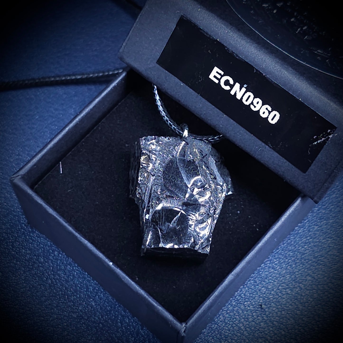 ECN 0960 - 9.6g ELITE RAW TYPE 1 SHUNGITE PENDANT NECKLACE
